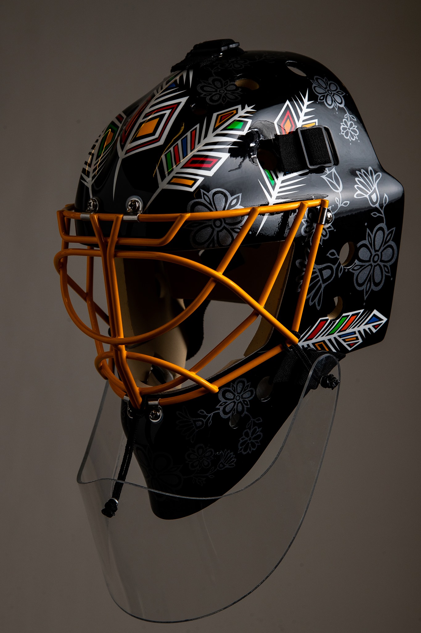 Goalie mask for Chicago's NHL team designed by Indigenous artist from Red  Lake, Ont.
